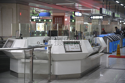 地鐵安檢 守護(hù)城市通勤安全的隱形防線